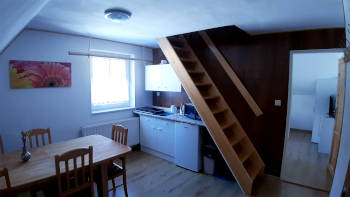 kuchyňka v horním apartmánu